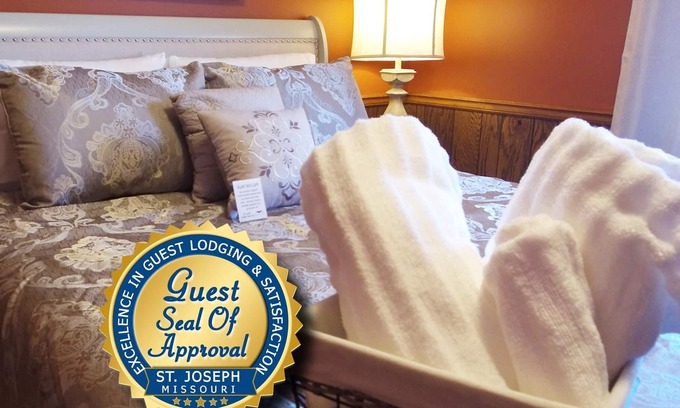 St. Joseph House | Just Perfect! Clean & Comfy Two-Bedroom Home!