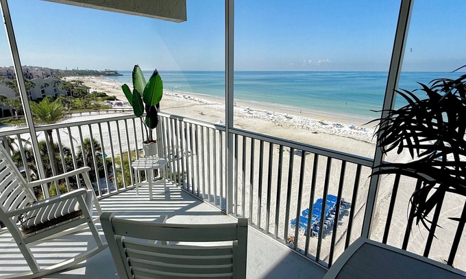 Siesta Key Condo | Just remodeled, professionally decorated bright and airy!