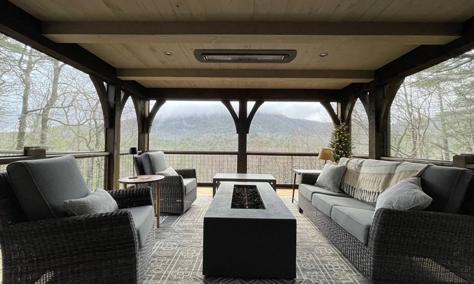 Cashiers Cabin | JUST RENOVATED! Dog-friendly Cozy Cabin With Mountain View & Fire Pit