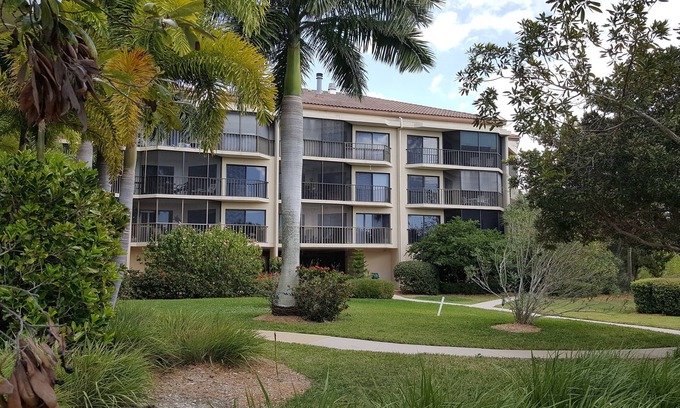 Laurel Condo | Just South of Sarasota Gorgeous Waterfront Condo 2 Bedrooms, 2 Baths.