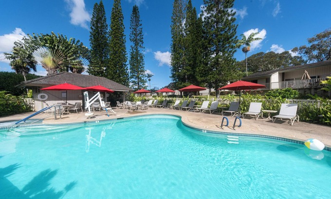 Princeville Hotel | Just What You're Looking For! W/Kitchen, Outdoor Pool, Free Parking!