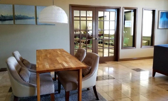 Castle Rock House | Just What You Were Looking For! Onsite Dining, Near Castle Rock Outlet Mall