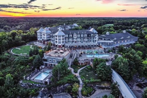 Minett Resort | JW Marriott The Rosseau Muskoka Resort & Spa