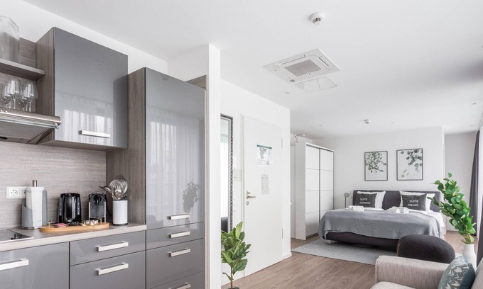 New Town Apartment | Köln Friesenplatz | Suite XL + Courtyard View