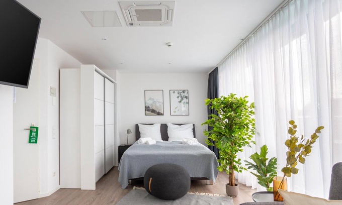New Town Apartment | Köln Friesenplatz | Suite XL + Balcony + Sofa Bed