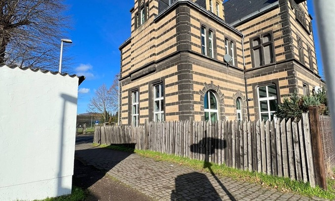 Verbandsgemeinde Pellenz Apartment | Königlicher Ausblick am Bahnhof Kruft ab 01.06.23!
