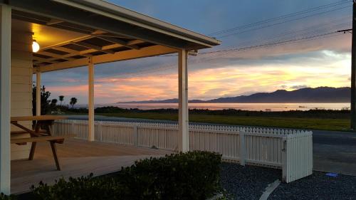 South Bay House | K'orca Cottage by the Sea