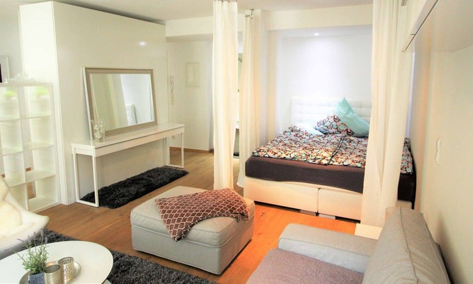 Altstadt-Nord Apartment | K50 City Loft at Friesenplatz in Cologne with free WiFi, washing machine and dryer