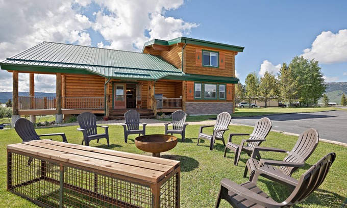 Island Park Cabin | KABINO: Henrys Lake Hot Tub FirePit Pool Table Mtn & Water Views WiFi Satellite Fishing Trails