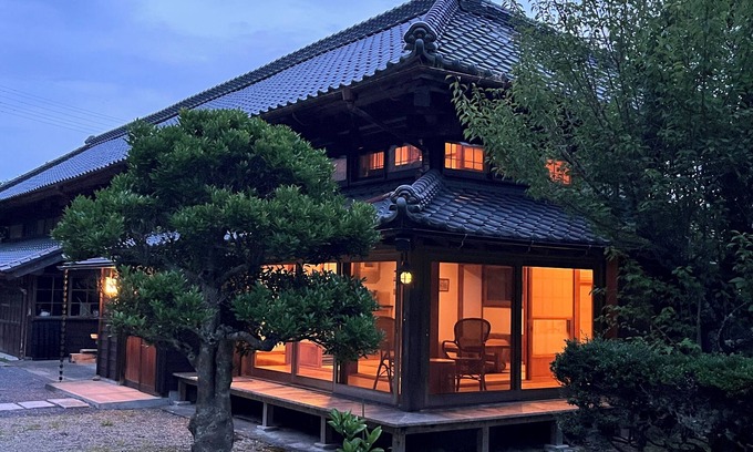 Isumi House | Kagetsuan main house is a retreat surrounded by rice fields and bamboo groves.