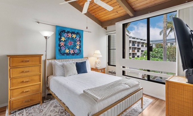 Historic Kailua Village Condo | 🌴Kailua Bay Resort 4-305, 3rd floor with Ocean View🌴