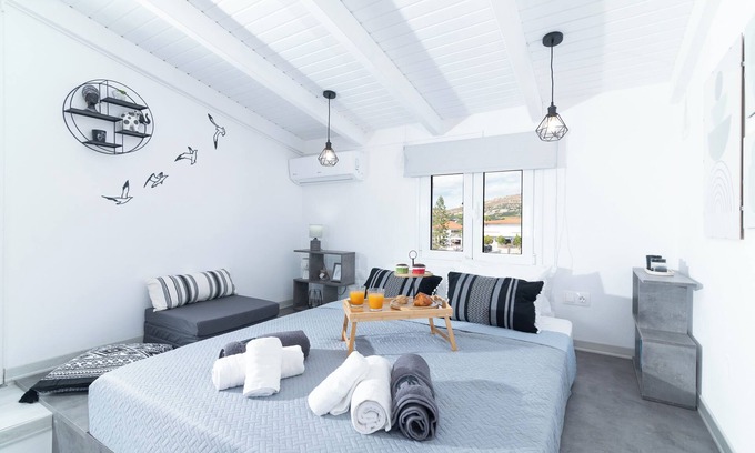 Kalamaki House | Kalamaki-Sunset - Stunning View to sea - Modern Design - 5 Min Walk to Sea