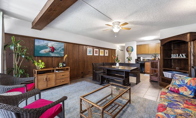 Historic Kailua Village Condo | Kalani Kai#109 1st Floor, Remodeled Unit in Heart of Kona Town! Best location