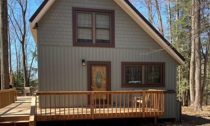 Kalkaska Cottage | Kalkaska Getaway: Autumn Adventures Begin Here – Hike, Ride & Relax