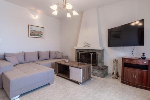 Makri Apartment | Kallisti's house