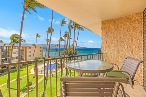 Maalaea House | Kanai A Nalu 408 — Top Floor Oceanfront Condo