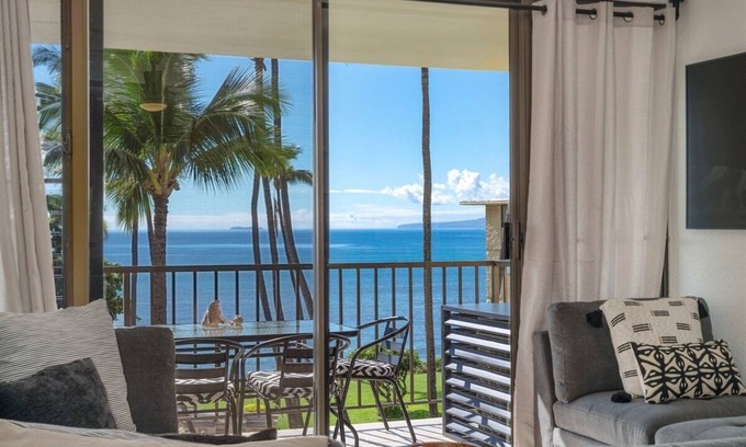 Maalaea Condo | Kanai A Nalu - Top floor Oceanfront condo w Pool