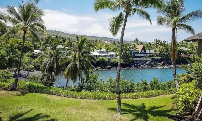Keauhou Apartment | Kanaloa at Kona, Bay Views over the ocean.