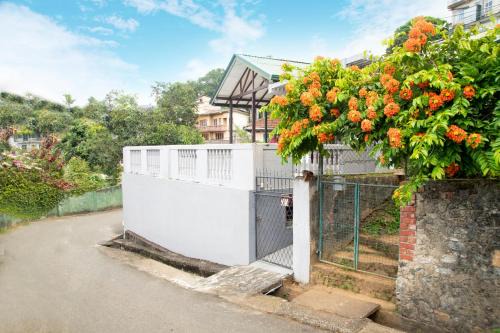 Kandy Bed & Breakfast | Kandy Hemantha Resort