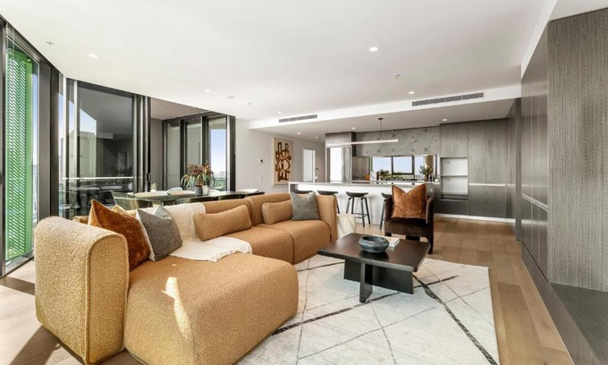 Kangaroo Point Apartment | Kangaroo Point Apartment by Urban Rest