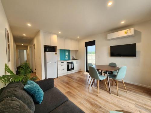 Hokitika Apartment | Kaniere Hideaway