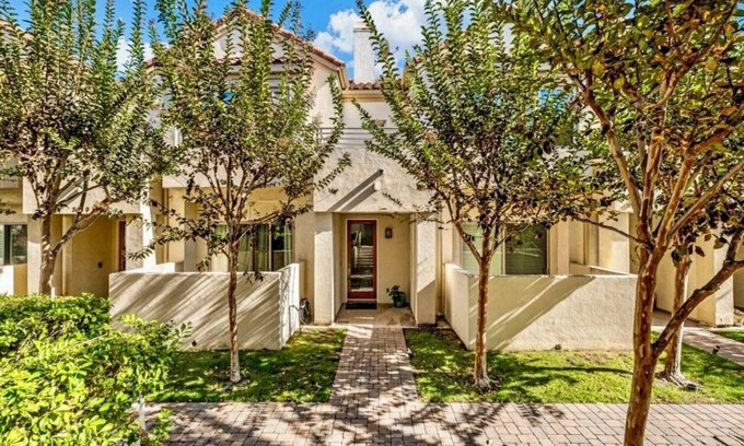 El Segundo House | Kansas to Coast: Charming 3-Bedroom Townhome - Near Manhattan Beach /LAX