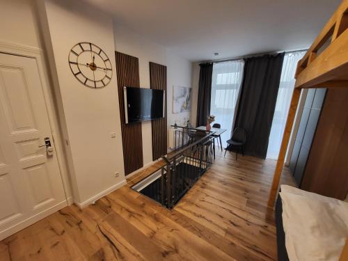 Charlottenburg Apartment | Kant 99 S
