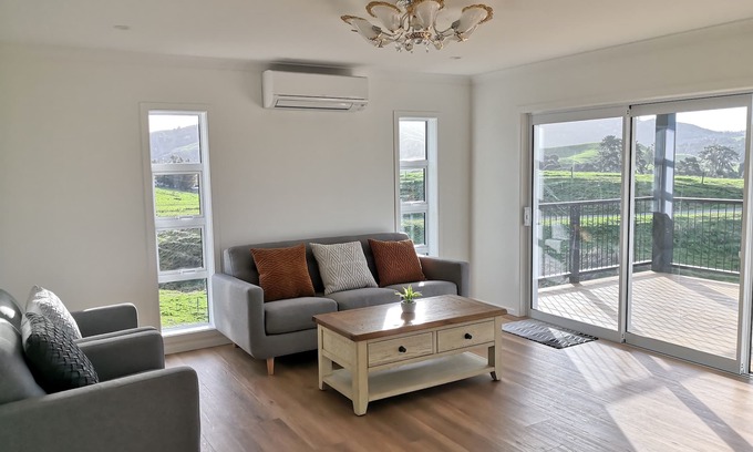 Karapiro House | Karapiro Retreats holiday house- 2br1Q2Twn+SBD