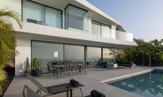 Costa Adeje Villa | KARAT VILLA KAI TORVISCAS