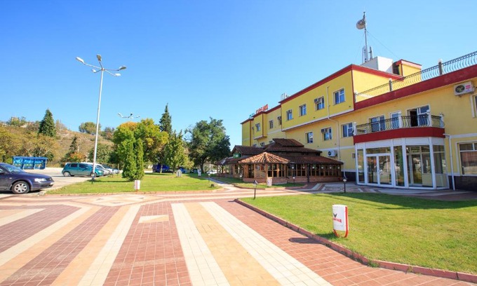 Strumyani Hotel | Kareliya Complex
