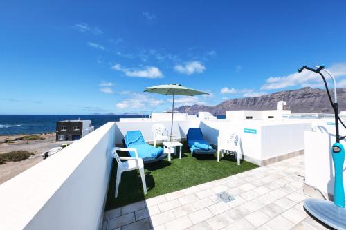 Caleta de Famara House | Karma Famara 1 a 25m del mar