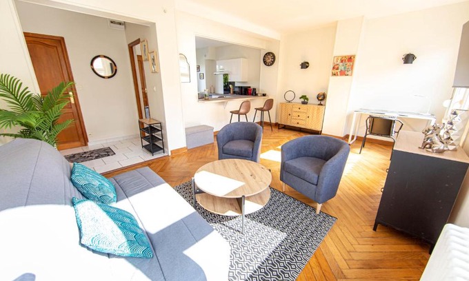 Valenciennes Apartment | KASA 37 - Centre ville - Tout équipé - 2 TV
