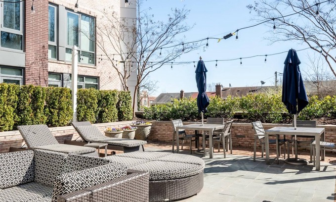 Del Ray Apartment | Kasa | Comfy Studio + Self Check-In | Alexandria