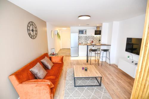 Saint-Quentin Apartment | KASA Gloria - Studio cosy centre-ville - Parking & Wifi gratuits, tout équipé