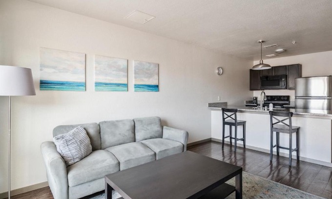 Prospect Park Apartment | Kasa University Avenue Minneapolis