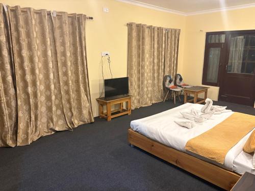 Srinagar House | Kashmir Holiday Lodge