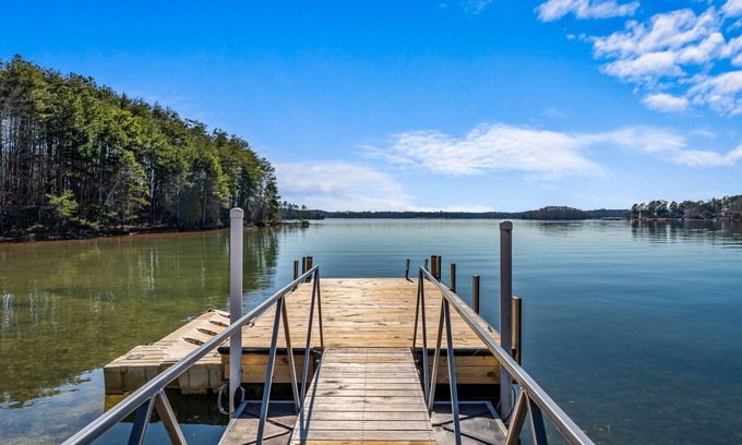Seneca House | Kate's Kayak Cove on Lake Keowee!