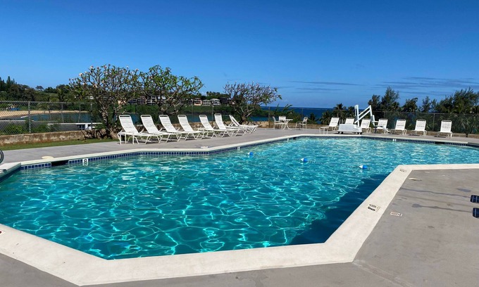Nawiliwili Condo | Kauai resort condo up to 6 . Near beach, restaurants and shops and town close