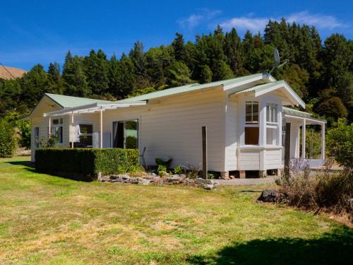 Kaiteriteri House | Kauri Cottage - Marahau Holiday Home