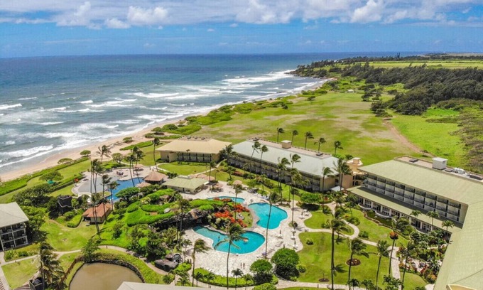 Hanamaulu Apartment | KBR 3204 · Idyllic Yet Simple Oceanfront Resort Stay