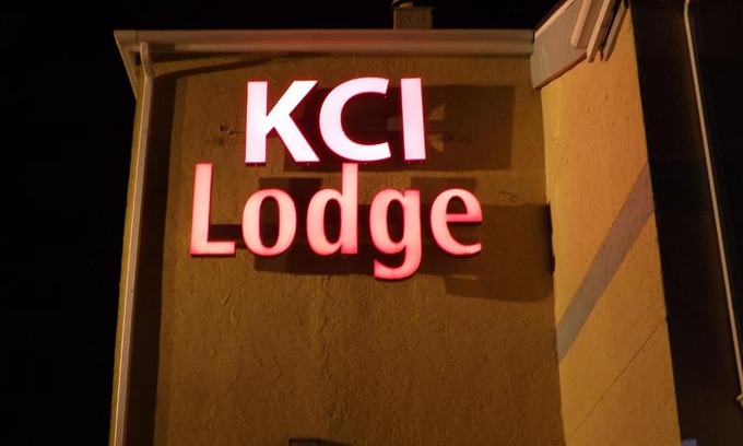 Waldron Hotel | KCI Lodge