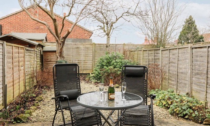 Nafferton Cottage | Keepers Cottage, 21 Coppergate