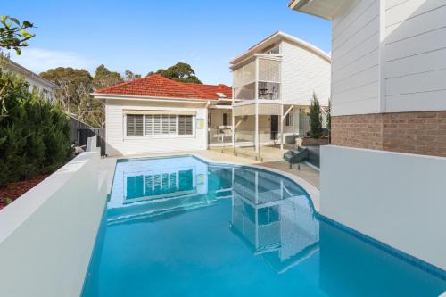 Keiraville House | Keira Poolside Escape - Wollongong & UOW Proximity