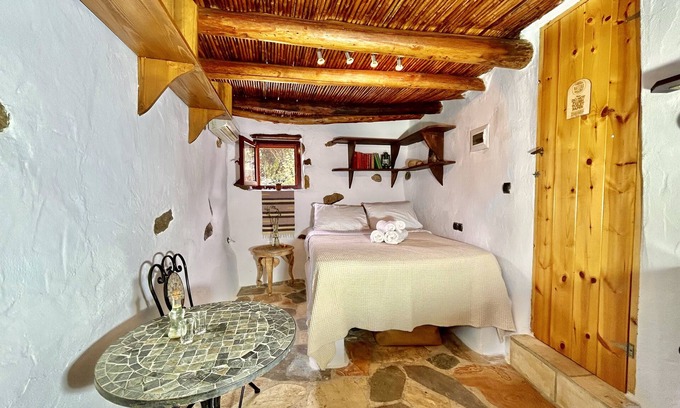 Aspros Potamos Cottage | "Kelari" 300 years old cottage "Natura cottages" with sea view shared garden