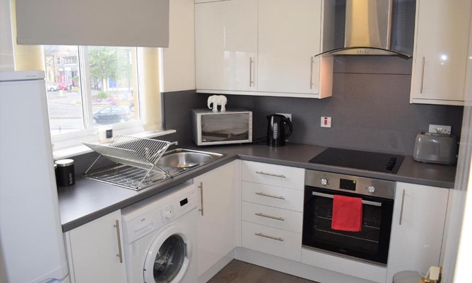 Falkirk Apartment | Kelpies Serviced Apartments Alexander- 2 Bedrooms