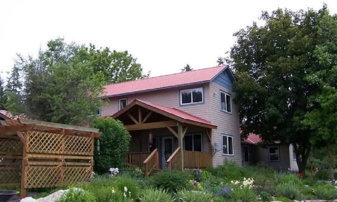 Athol House | Kelso Lake Farm House – Close to Silverwood!