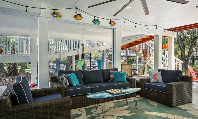 Clear Lake Shores House | Kemah Baydreaming-Near Kemah Boardwalk!