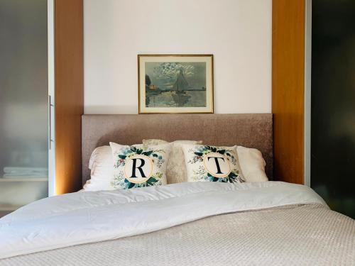 Abingdon Apartment | Kensington Studio Gem
