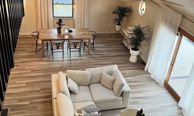 Stevensville House | Kent Island Luxary Home W/ Pool and walking distance from the beach
