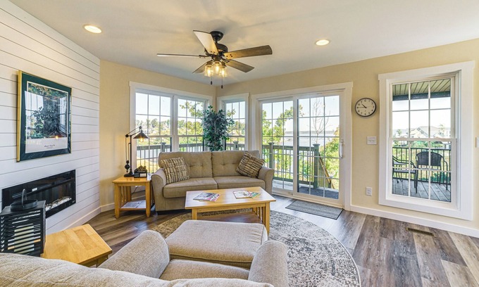 Gilbertsville House | Kentucky Lake Home w/Shared Dock!